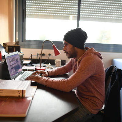 France. scholarships for Syrian refugees