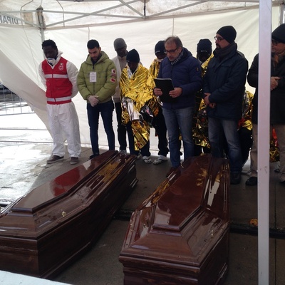 Italy. Hundreds rescued crossing the sea