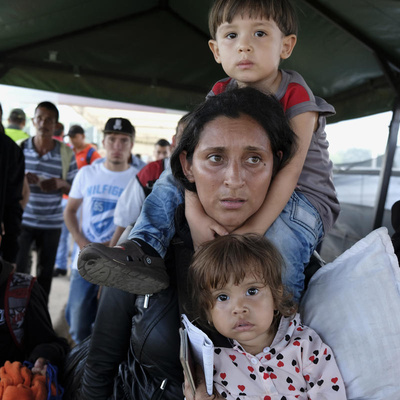 Colombia. Desperate Venezuelans continue to cross border on foot