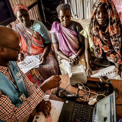 Sudan. Assistant High Commissioner for Operations visits refugee camp