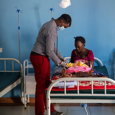 Kenya. Refugees and host community access maternal health during COVID-19