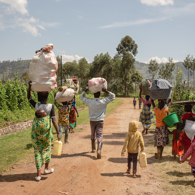 Uganda. Some families who fled clashes return home to DRC from Uganda
