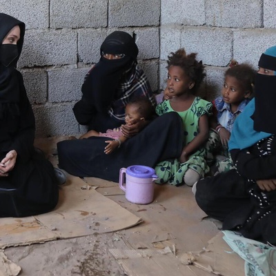 Yemen. UNHCR Special Envoy visits displaced Yemeni women and men in Lahj