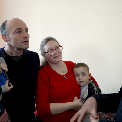 UN High Commissioner for Refugees, Filippo Grandi meets families displaced by war inside Ukraine.
