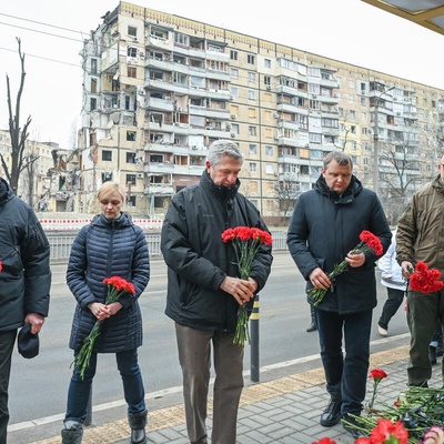 Ukraine. High Commissioner visits missile-hit Dnipro during country visit