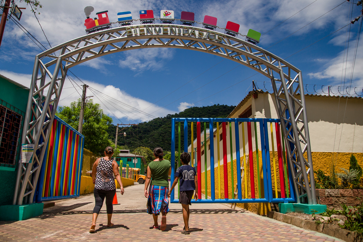 El Salvador. Safe haven for children at risk from street gangs