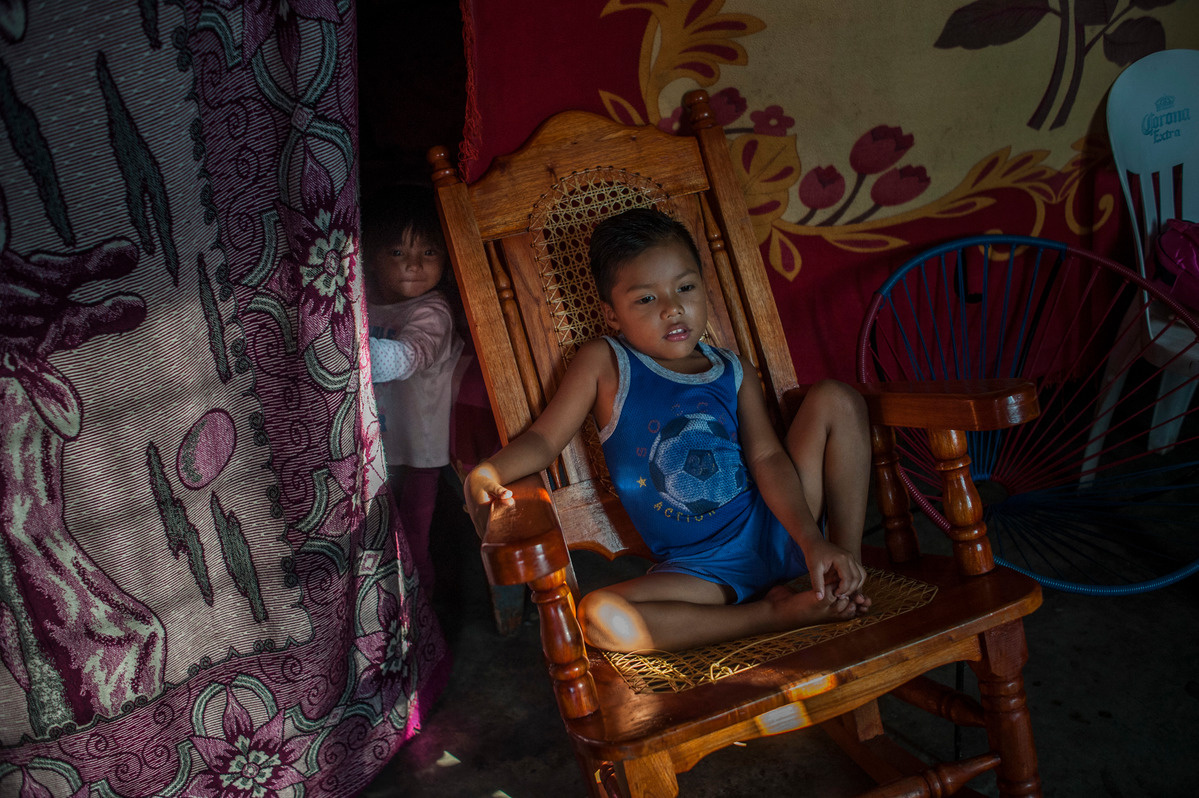 Mexico. A large family, escaped from violence of El Salvador, have find shelter in Chiapas, where they started a new life