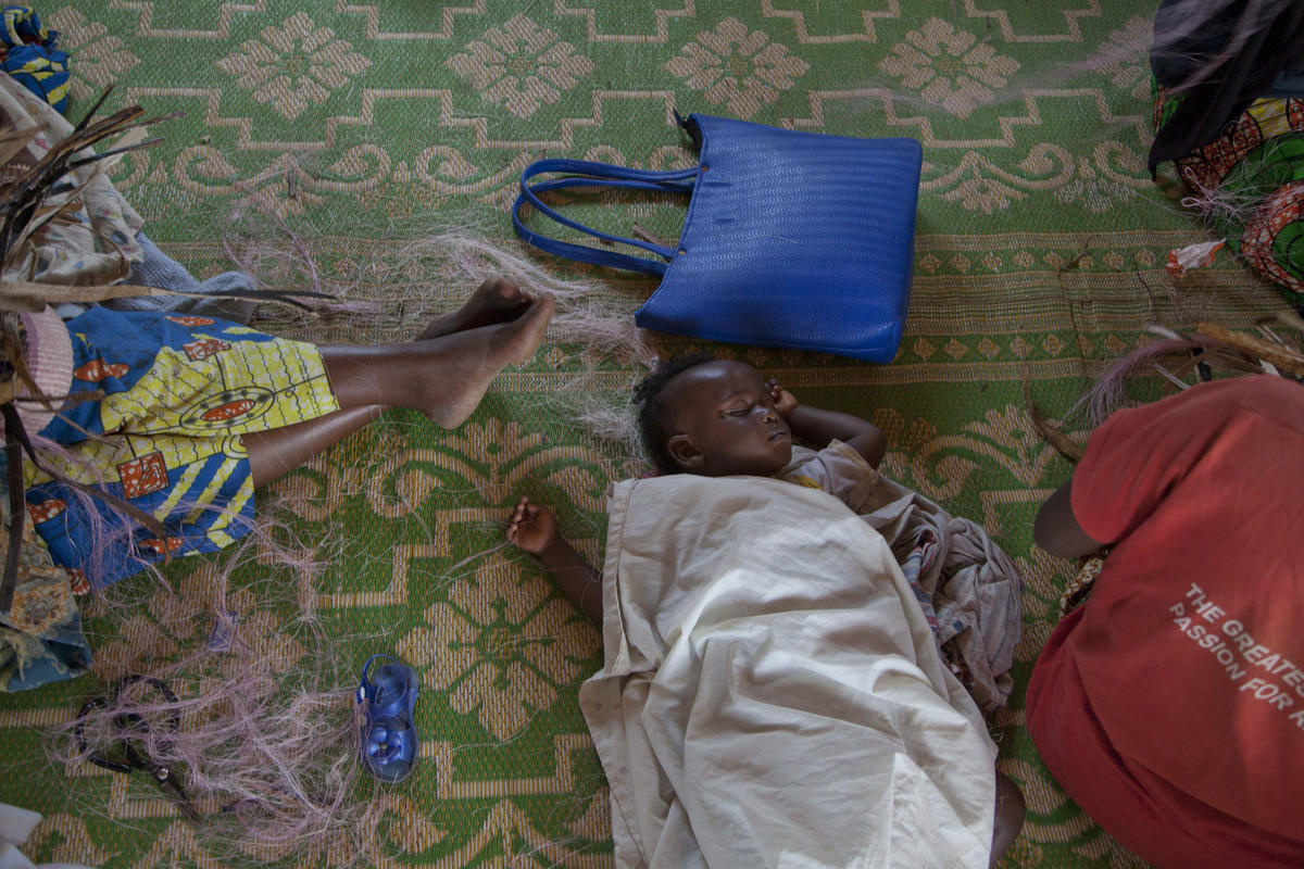 Rwanda. UNHCR High Profile Supporter Helena Christensen photographs Burundian refugees