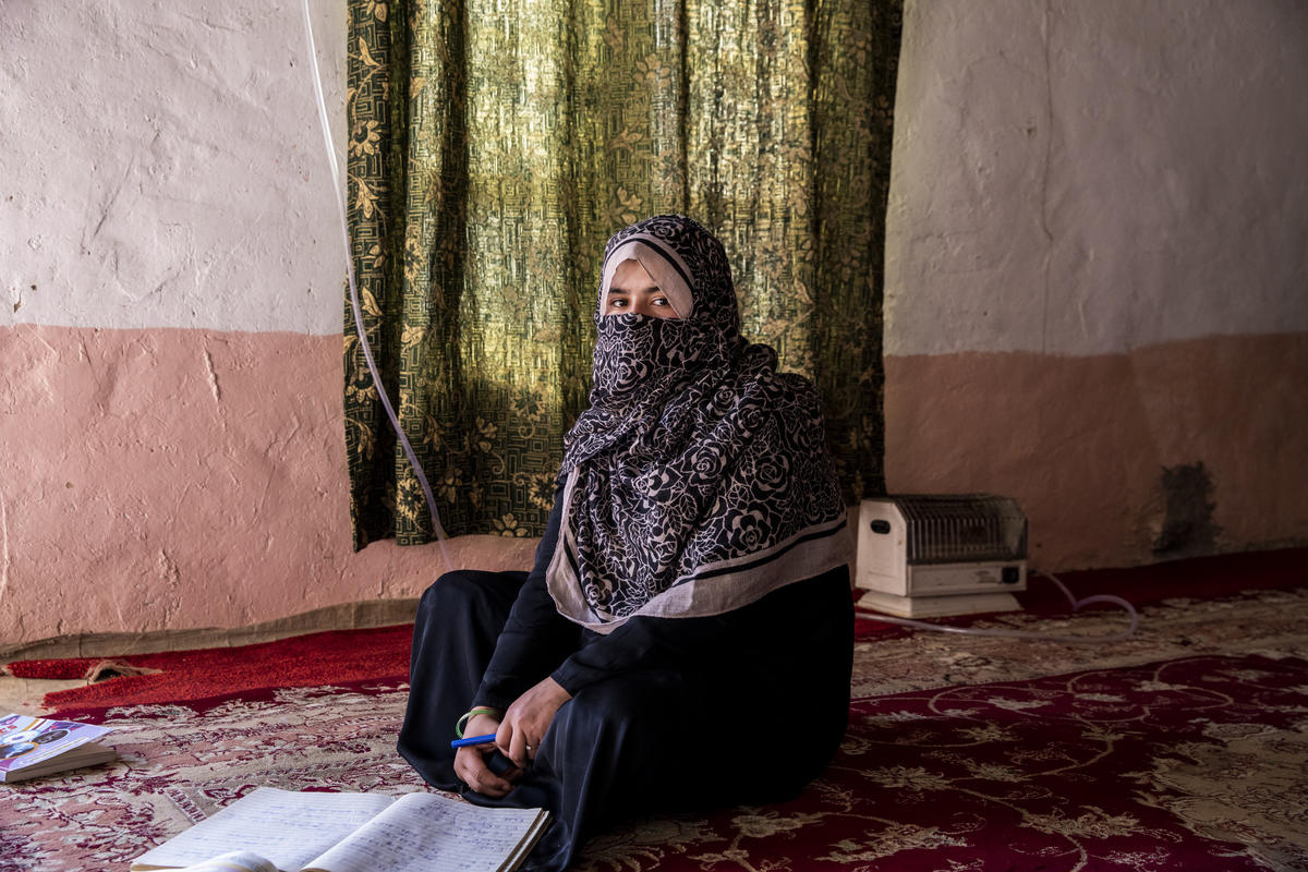 Pakistan. High Commissioner for Refugees visits Afghan refugees in Quetta