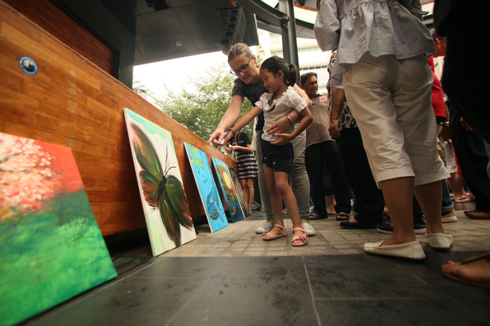 Public viewing and voting at Art Battle Malaysia Competition - in Solidarity With Refugees for World Refugee Day 2019