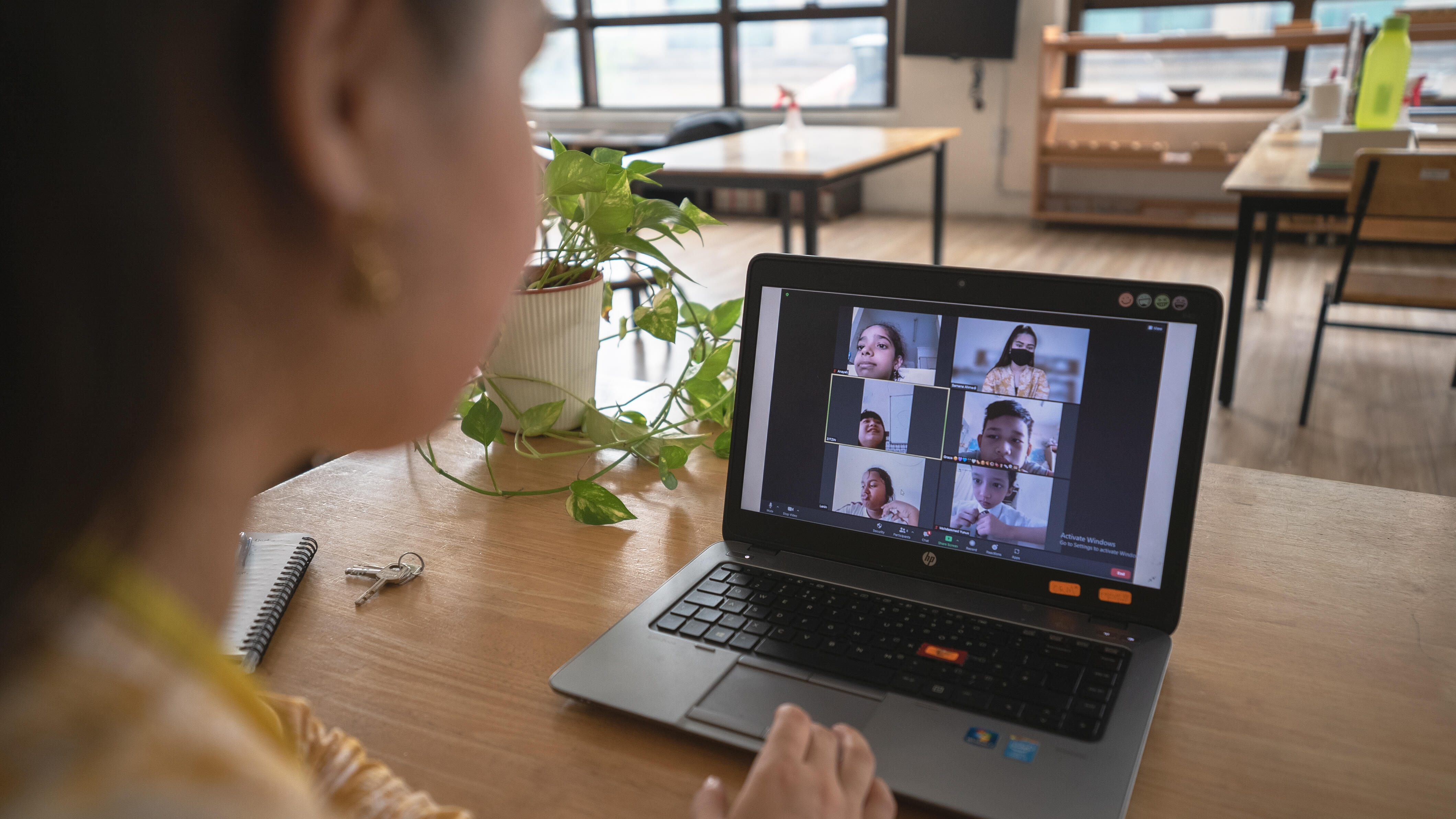 For nearly two years now, Samana has been a teacher at an NGO education project for refugees and underprivileged Malaysians in Kuala Lumpur. 