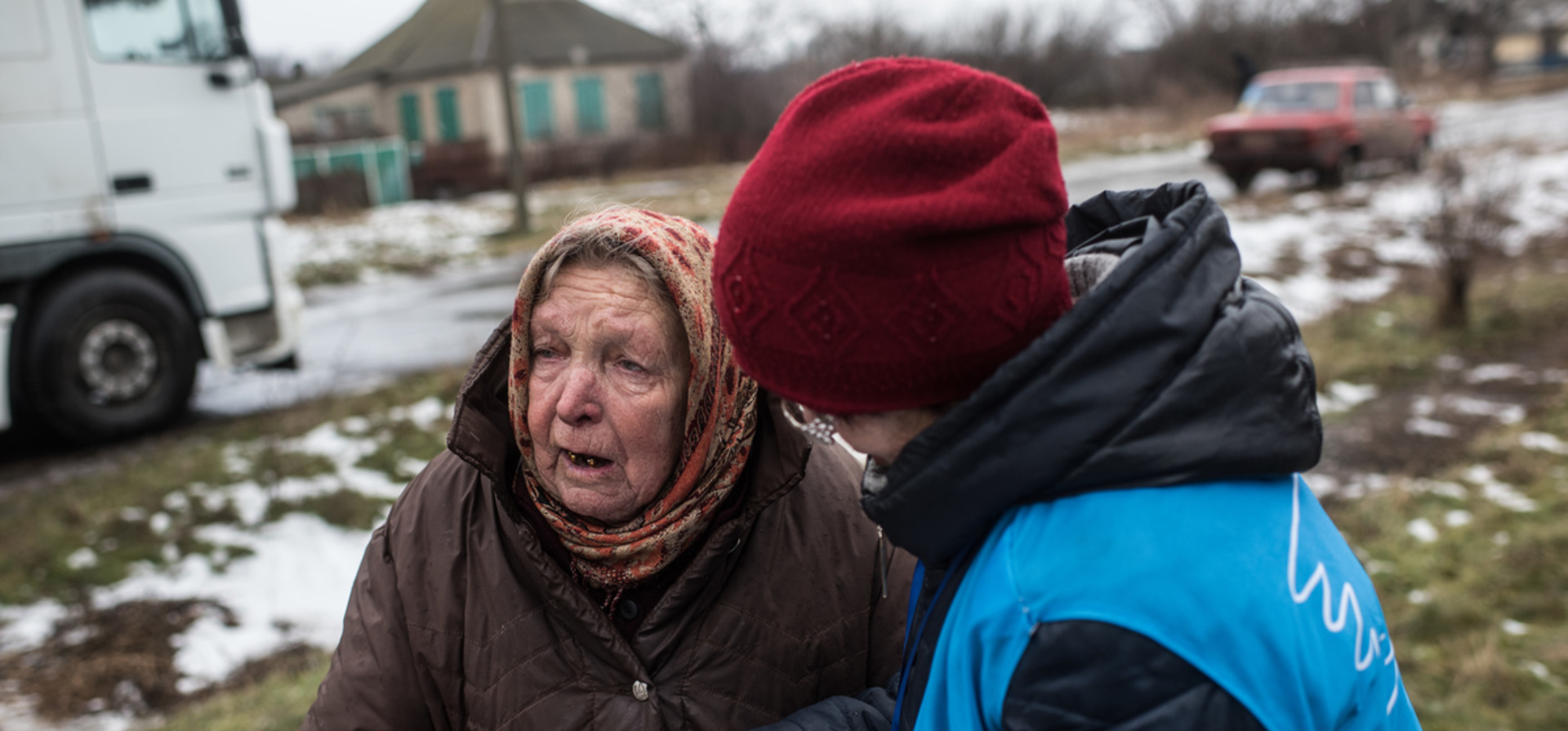 Ukraine. UNHCR delivers coal to village on the frontline