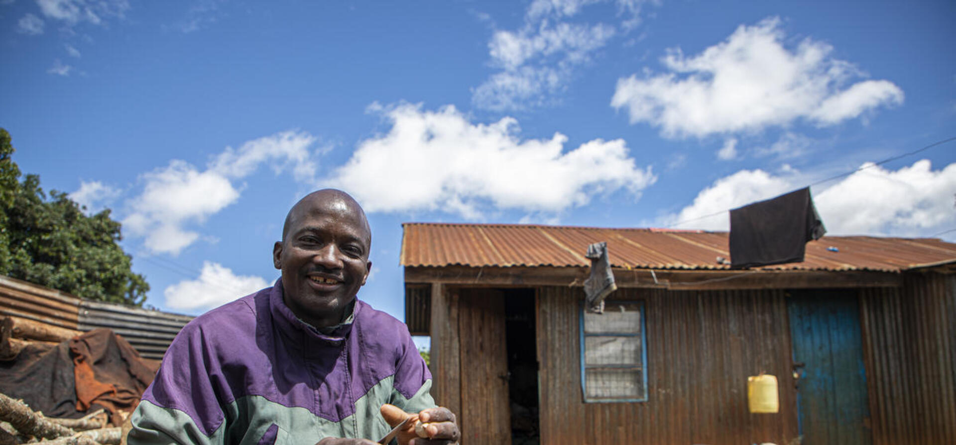 Kenya. Refugee artisans celebrate hope with holiday decorations