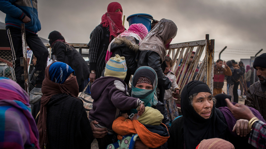 Iraq. Internally displaced Iraqis reach safety of camp
