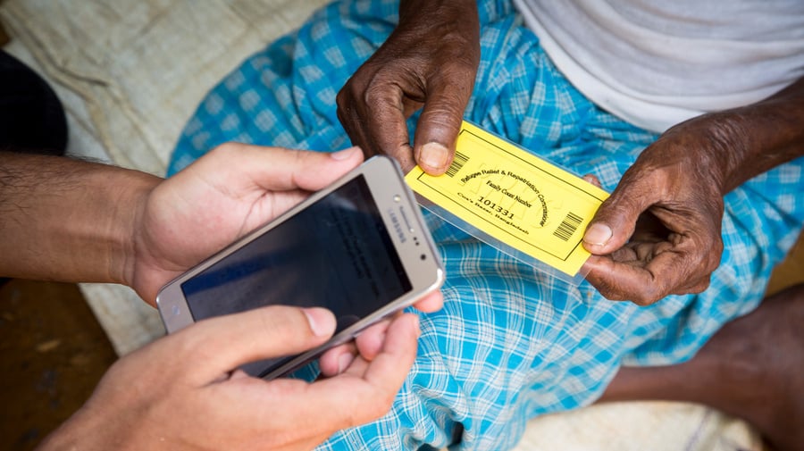 Bangladesh. UNHCR teams gather data to help Rohingya refugees