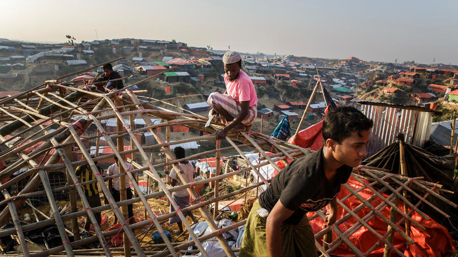 Bangladesh. Rohingya adapt to new lives in refugee camps