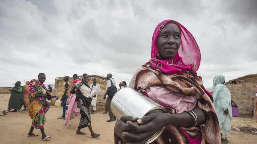 Sudan. South Sudanese refugees await High Commissioner's visit