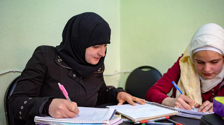 Syria. From illiteracy to educational success for returnee mother