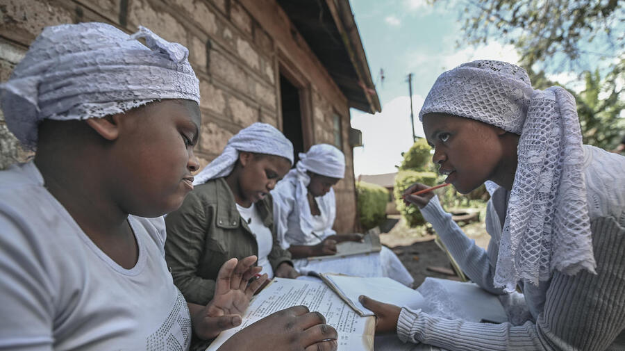 Kenya. Stateless Shona woman becomes first to attend university