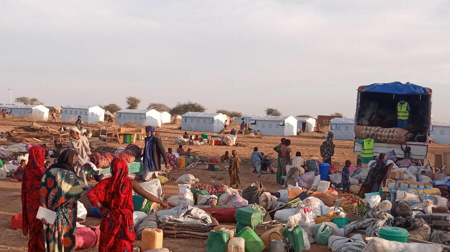 Malian refugees return to Goudoubo camp which they had left for security reasons