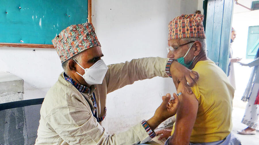 Nepal. Refugees receive COVID-19 vaccination