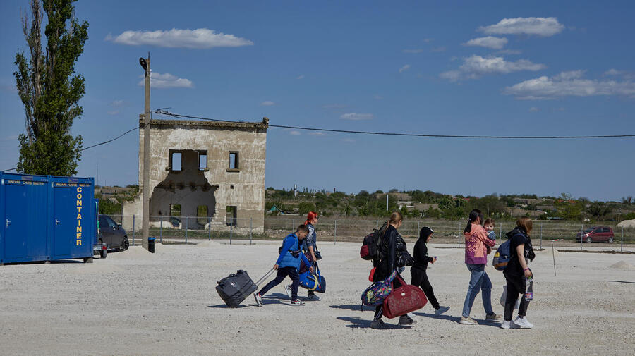 Moldova. Crossings to and from Ukraine continue at Palanca border