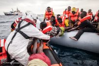Pabėgėlių į Europą atvyksta mažiau, bet mirtis ir smurtas tebesiaučia