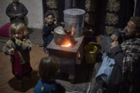 Fordrevne familier i Kabul er fanget i en ond spiral