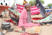 Et år med krig i Sudan: Tusinder flygter stadig for deres liv hver eneste dag