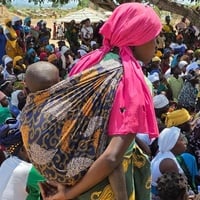 Ontheemde gezinnen in Mozambique.