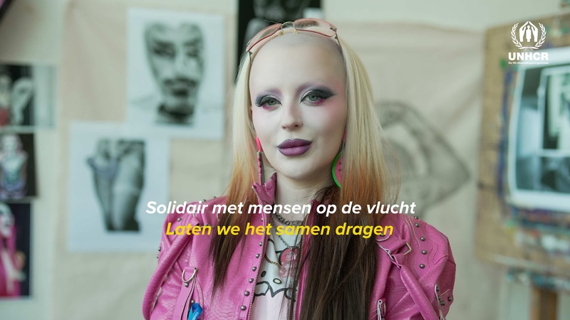 Liane Paldi draagt het solidariteitslintje