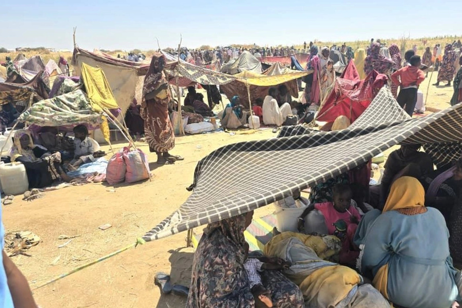 Soedanese binnenlandse ontheemden verblijven in een opvangcentrum in Tawila nadat ze in oktober 2025 zijn gevlucht uit El Fasher en de omliggende gebieden in Noord-Darfur.