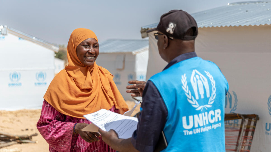Chad. UNHCR provides shelter for Sudanese refugees in Sila province