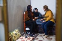Vluchtelingen verlenen mentale gezondheidszorg tijdens lockdown in kampen in Irak