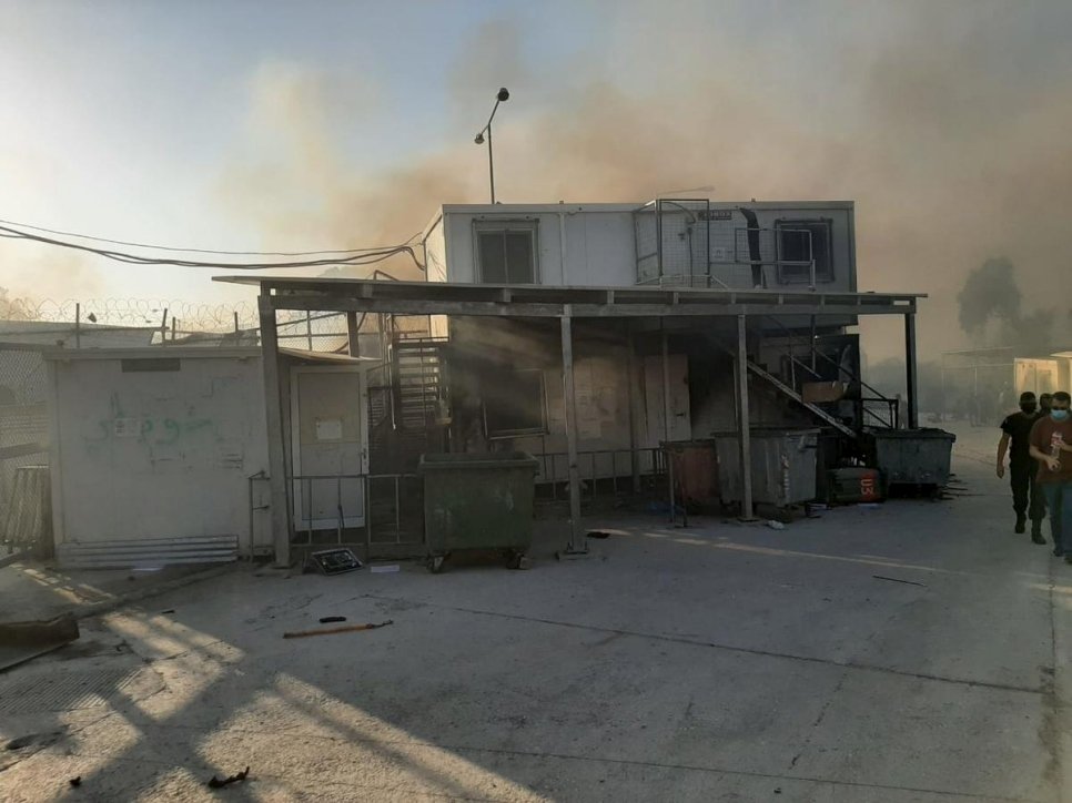 Brand beschadigde huisvesting voor vluchtelingen en asielzoekers in kamp Moria, Lesbos, Griekenland. © UNHCR/UNHCR