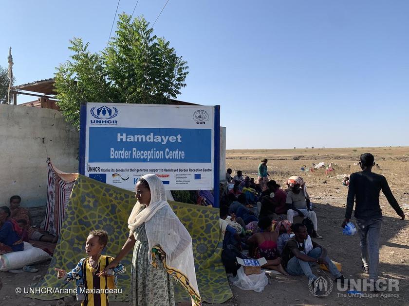Ethiopiërs, die hun huizen ontvluchtten vanwege voortdurende gevechten, in een vluchtelingenkamp in het Hamdait-grensgebied van de oostelijke staat Kassala in Soedan, 12 november 2020. © UNHCR/Ariane Maxiandeau