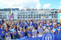 UNHCR vaart mee in Amsterdamse Canal Parade met ruim 70 vluchtelingen van 32 verschillende nationaliteiten