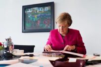 Angela Merkel ontvangt UNHCR Nansen Refugee Award voor de bescherming van vluchtelingen