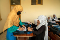 Oproep om het verbod op vrouwelijke humanitaire hulpverleners in Afghanistan ongedaan te maken