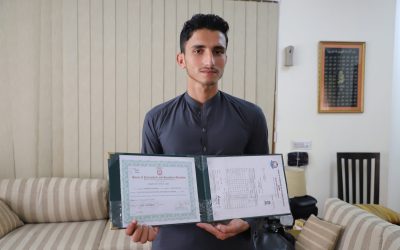 Government, UNHCR pay tribute to refugee student for earning distinction