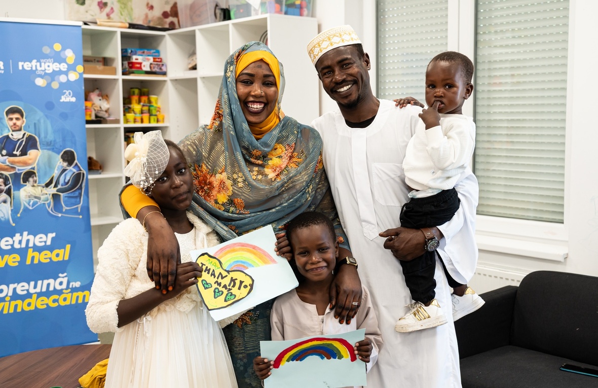A family with mother, father and their three children