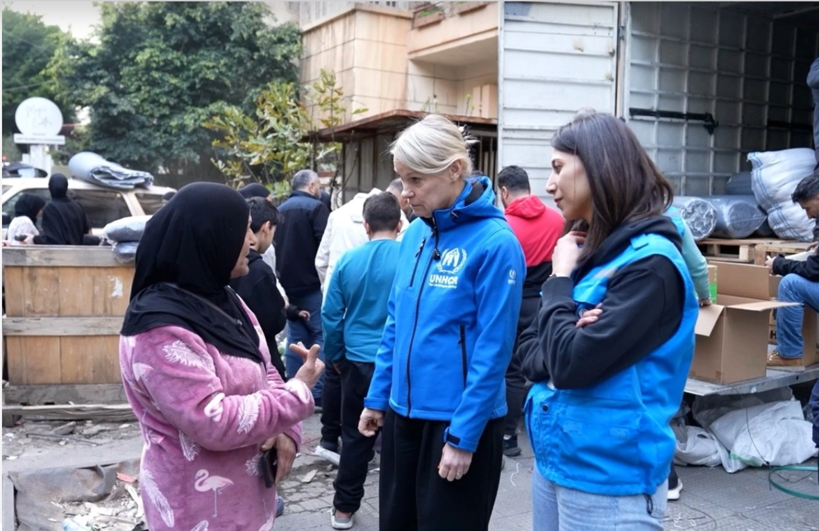 Women talking with UNHCR in Beirut