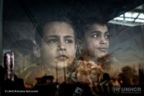 Războiul, violența, persecuția împing strămutarea forțată către un nou record fără precedent în cei şapte ani ai UNHCR, conform unui raport lansat astăzi