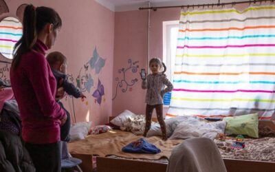 Căminul universitar din vestul Ucrainei oferă scăpare pentru familiile care fug de conflict