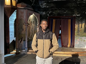 Kharim during the filming break © UNHCR/D.Mitić