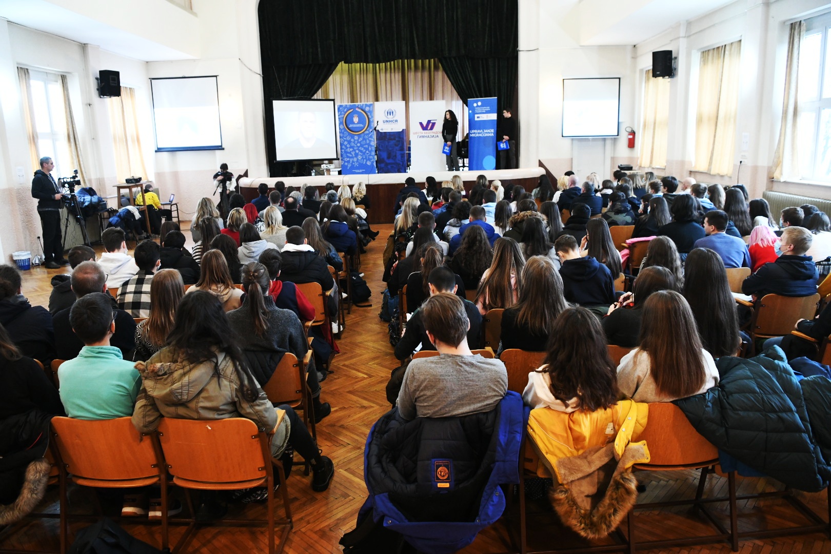 Awarding the prizes at secondary school students competition “Welcome to My Country“ Belgrade, 7 December 2021, @UNHCR/V.Lalić