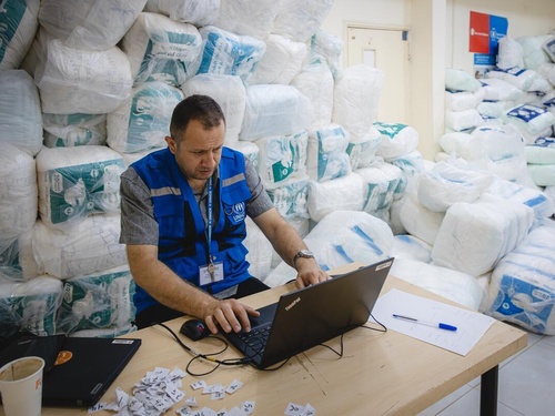 Jordan. UNHCR Distributes Diapers in Mafraq City.