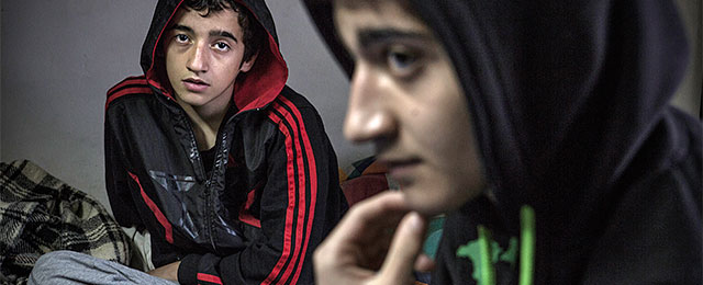 Iraški begunec pomaga drugim krmariti skozi madžarski šolski sistem