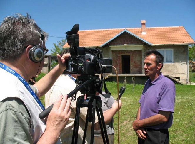 Deset let televizijske oddaje za begunce