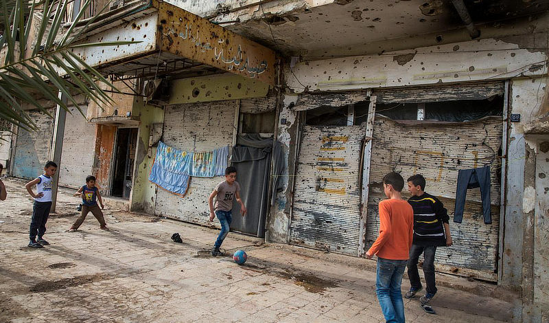 Peto leto konflikta v Siriji: Poziv za večjo solidarnost